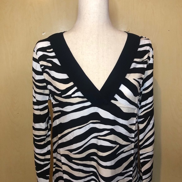 La Blanca Zebra Low V Long Sleeve Cover Up - Picture 4 of 6
